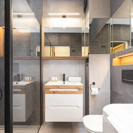 Lema Near Tauron Arena By Renters Prestige *